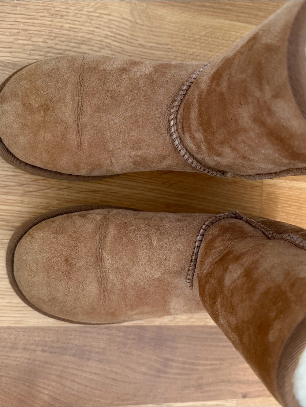 UGG Classic Short Women's Chestnut Suede Shearling Boots - Picture 3 of 6